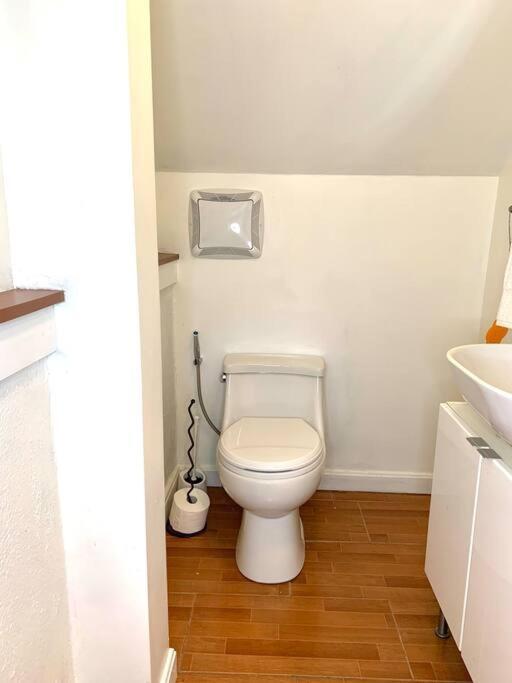 Live In This Iconic East Side Lower Level Unit Providence Exterior photo